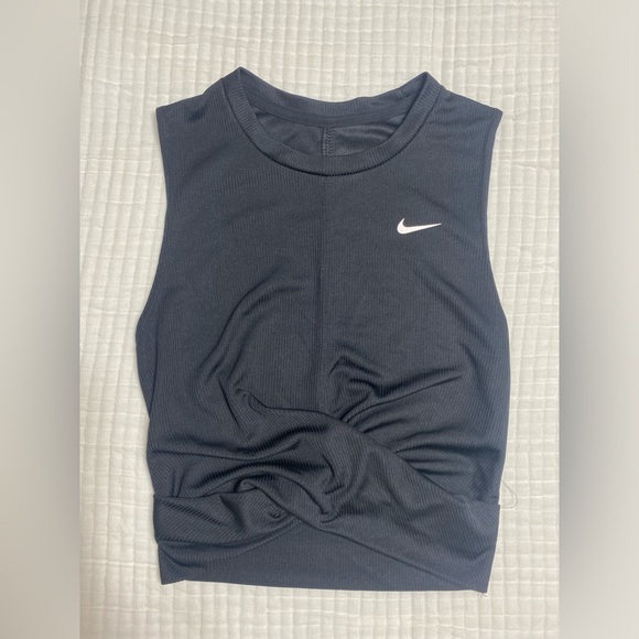 Nike cropped crisscross tank top - Picture 1 of 3
